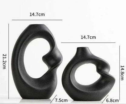 Skulpturale Vasen mit organischer Form