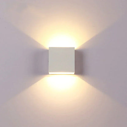 Kabellampe Schwarz mit Bewegungssensor und verstellbarem Strahl für den Innenbereich