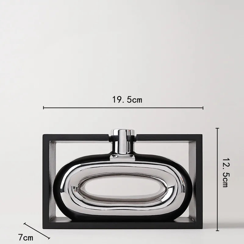 Silberne Vase mit hohlem Ausschnitt