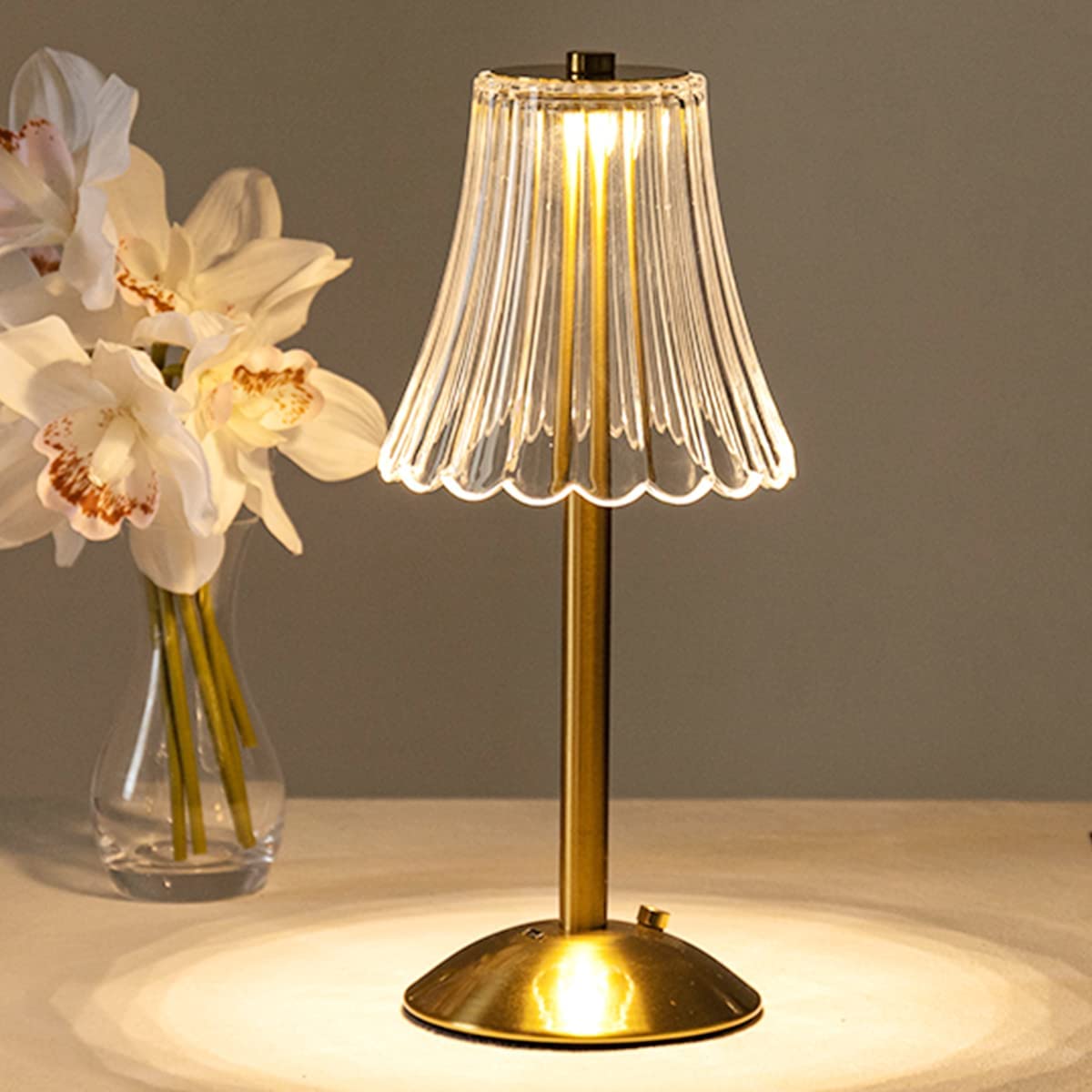 Garduru Elegante Kristall-Tischlampe | Goldenes Design | Stimmungsvolle Beleuchtung