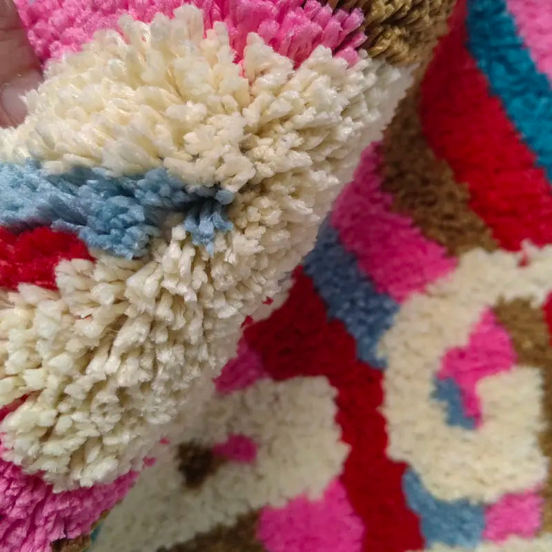 Get Naked Rainbow Badteppich – Bunte Tufting-Muster – Rutschfest & Pflegeleicht
