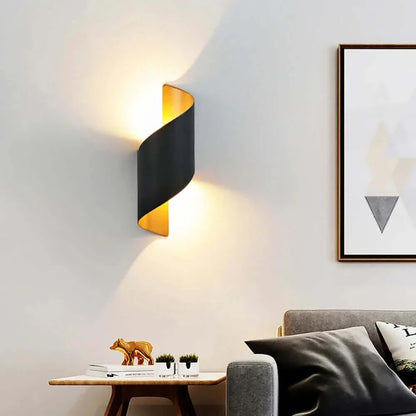 Moderne Minimalistische Nordische Wandlampe Mit Goldenem Glühen