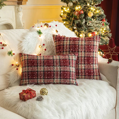 HolidayGlow – Weihnachtskaro Kissenbezug mit Schneeflockenmotiv für ein magisches Interieur