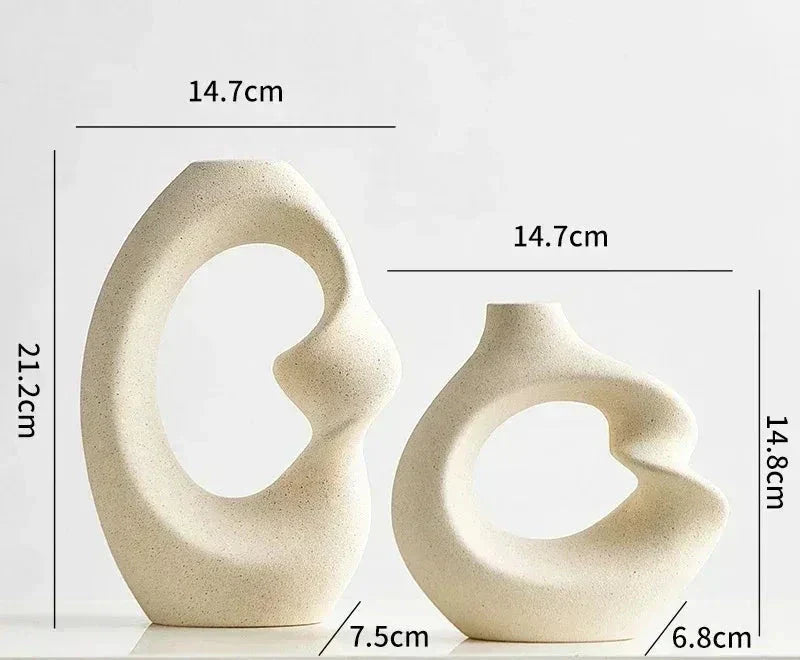 Skulpturale Vasen mit organischer Form