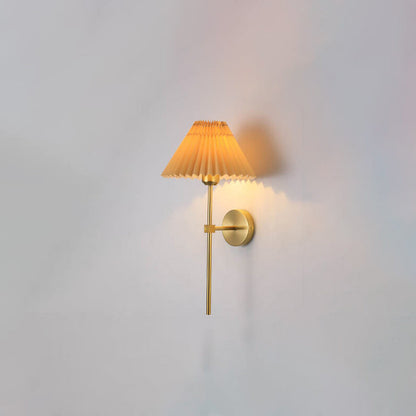 Garduru Vintage Wandlampe | Plissee-Stoffschirm | Eleganter Arm | Klassische Beleuchtung