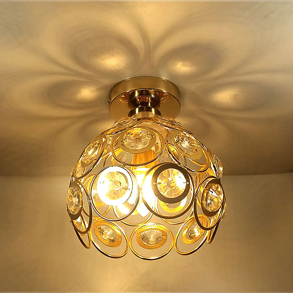 Garduru | Wunderschöne goldene Luxus-Kugelhallen-Deckenlampe