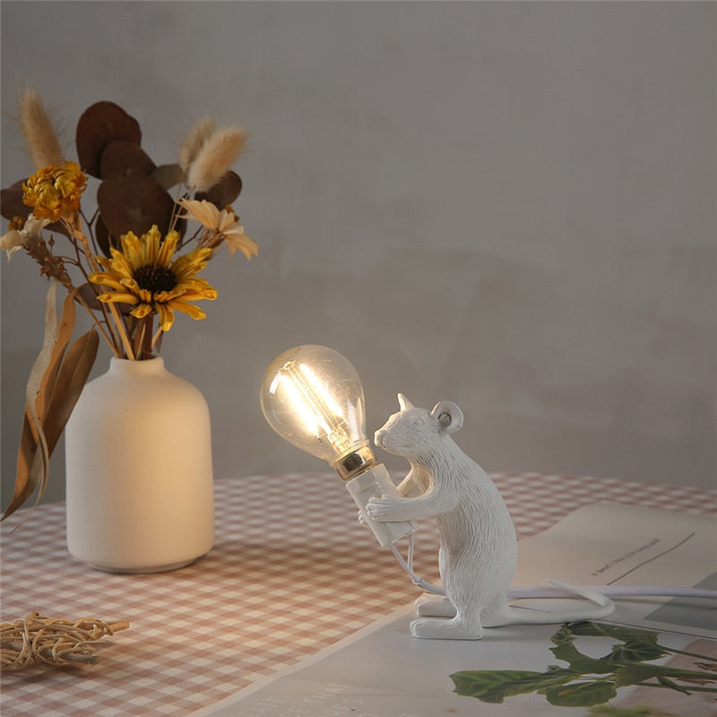 Royaleva Say Cheese Maus Tischlampe - Künstlerische Harz LED Licht Dekor