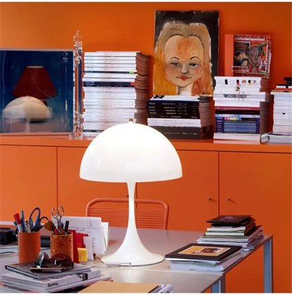 Retro Dänische Tischlampe/ Stehlampe - Ikonisches Pilzdesign für moderne Räume