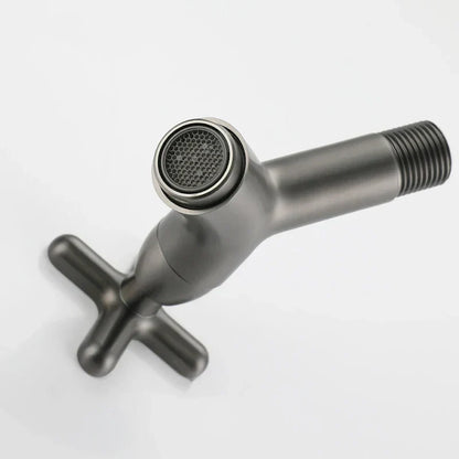 Wandmontierter Kaltwasserhahn aus Messing