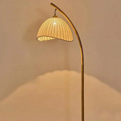 SakuraGlow – Elegante Bambuslampe