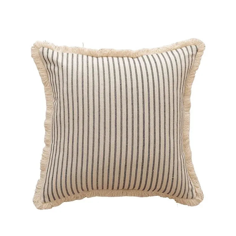 NordicLuxe – Jacquard-Kissenbezüge mit elegantem weißen Rüschen