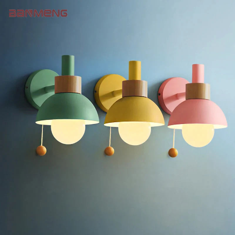 Weiße Macaron-Wandlampe