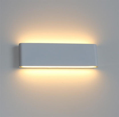 Wetterfeste Wandlampe Außen mit Sensor | GuardGlow