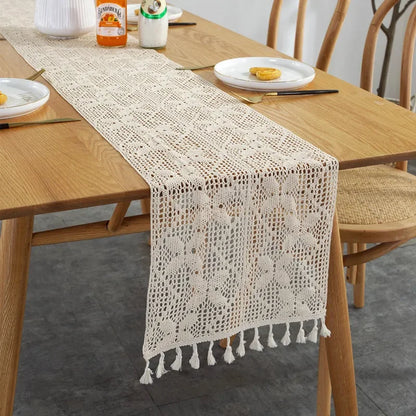 Beiger Boho-Tischläufer mit Quasten – Vintage-Bauernhausstil, handgefertigtes Makramee für Hochzeitsfeiern und Babyparty-Dekoration