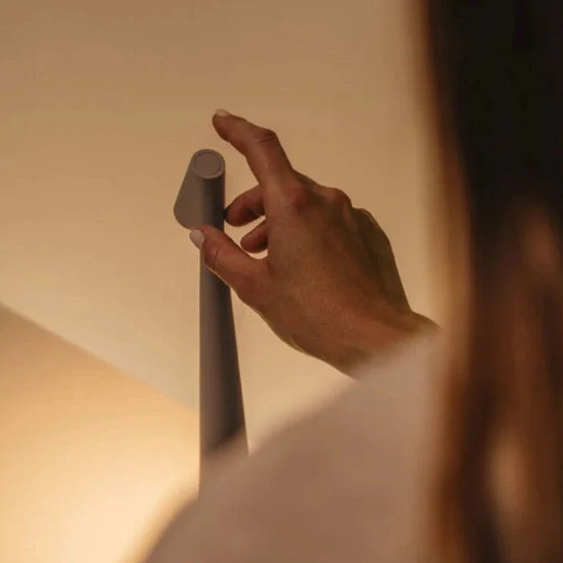 Garduru Wireless LED Lampe – Minimalistisch, Dimmbar & USB-aufladbar