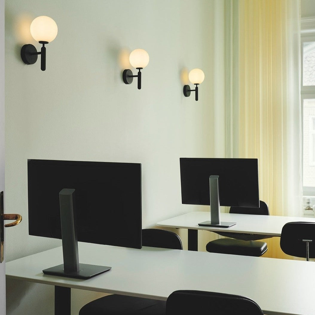 Scandiluxe LED Lampe – Minimalistisches Design aus Messing und Glas für Innenräume