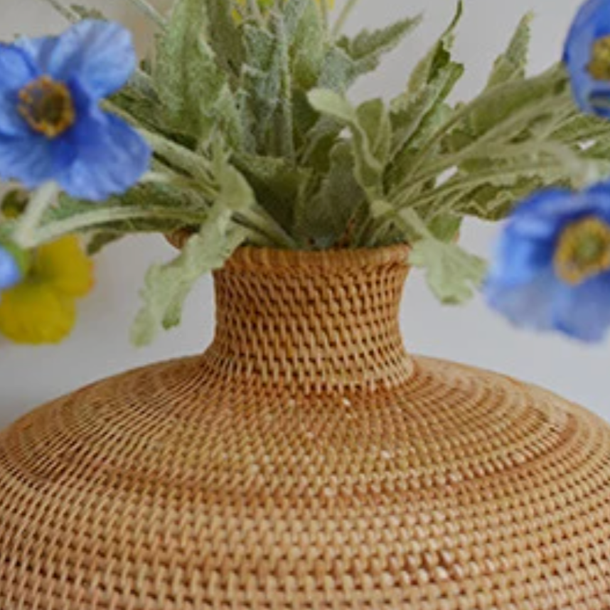 Garduru Rattan Vase | Handgefertigter Blumenkorb | Natürliche Dekoration | Stilvolles Design für Zuhause