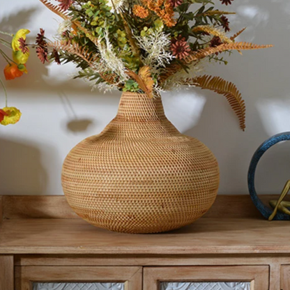 Garduru Rattan Vase | Handgefertigter Blumenkorb | Natürliche Dekoration | Stilvolles Design für Zuhause