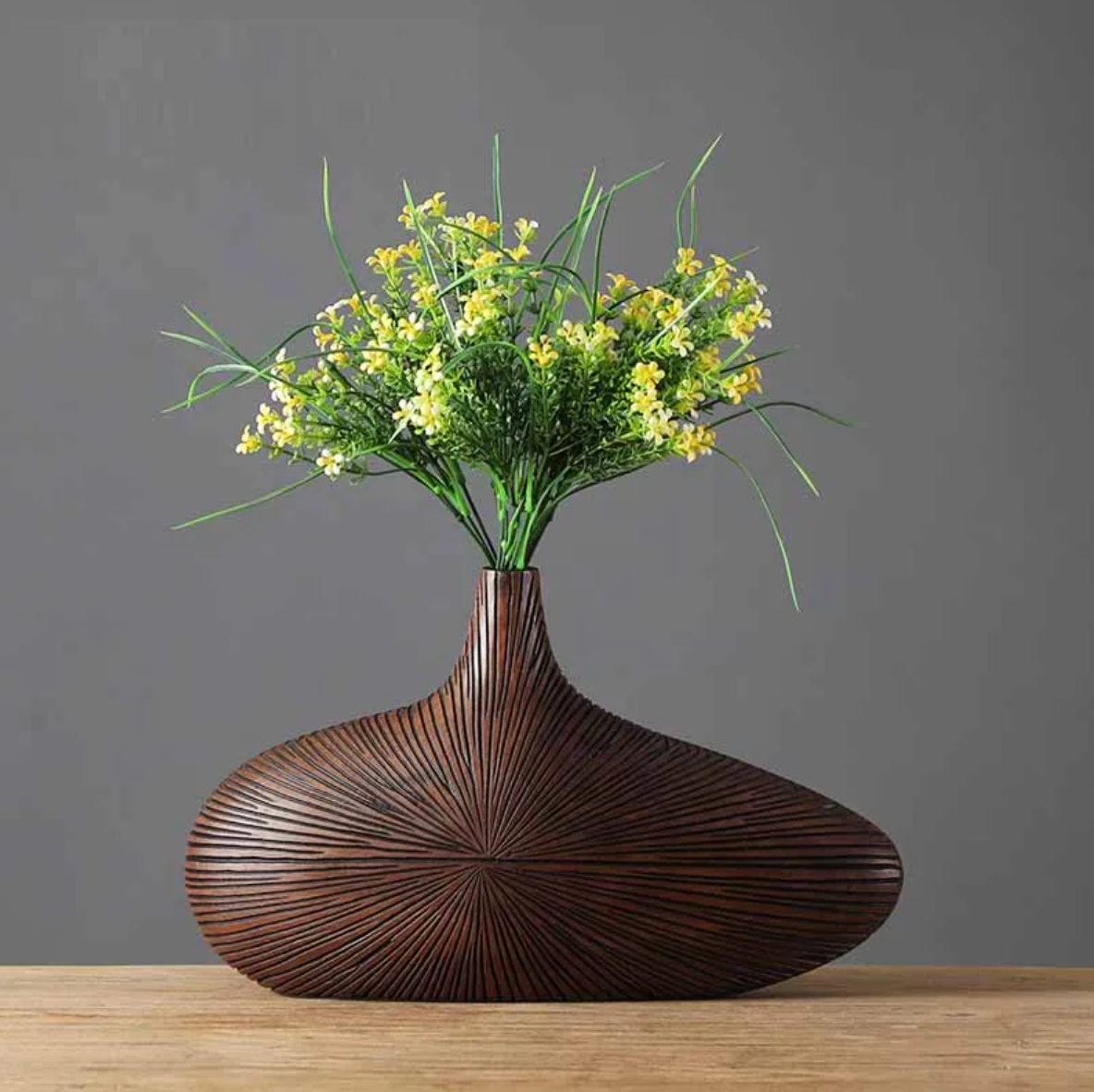 Garduru Sahara Skulpturierte Vase | Handgefertigt | Moderne Deko für Zuhause | Elegantes Design