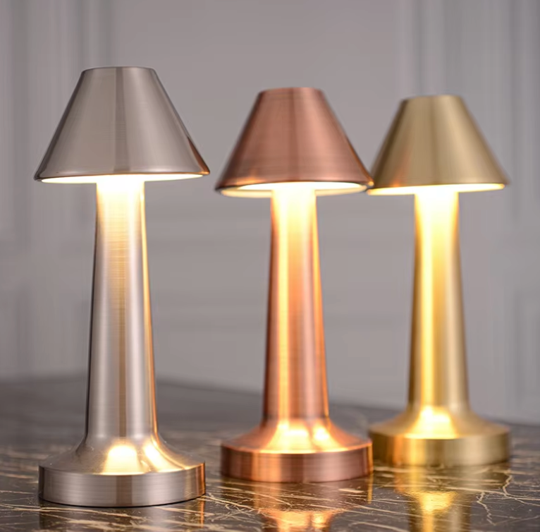 GlowEase – Dimmbare LED Tischlampe mit minimalistischem Design und Touch-Control
