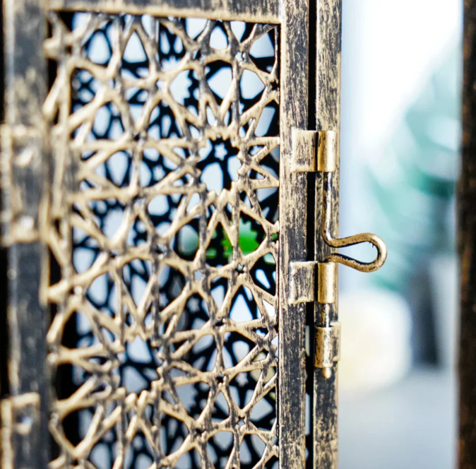 Antike Bronze Laterne | Zeitlose Eleganz & Warme Atmosphäre