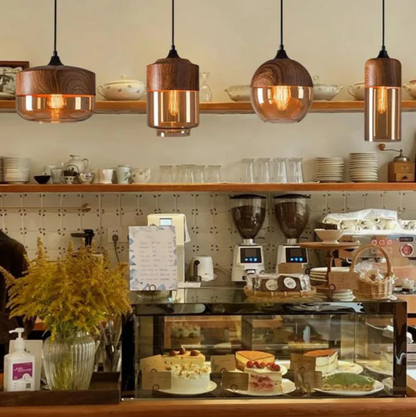 Stylische skandinavische Holzpendelleuchte