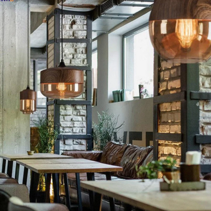 Stylische skandinavische Holzpendelleuchte