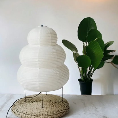 Japanische Wabi-Sabi Stehlampe – Elegantes minimalistisches Design für eine friedliche Atmosphäre