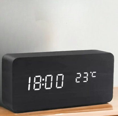 Smart Holzuhr mit LED und Sprachsteuerung