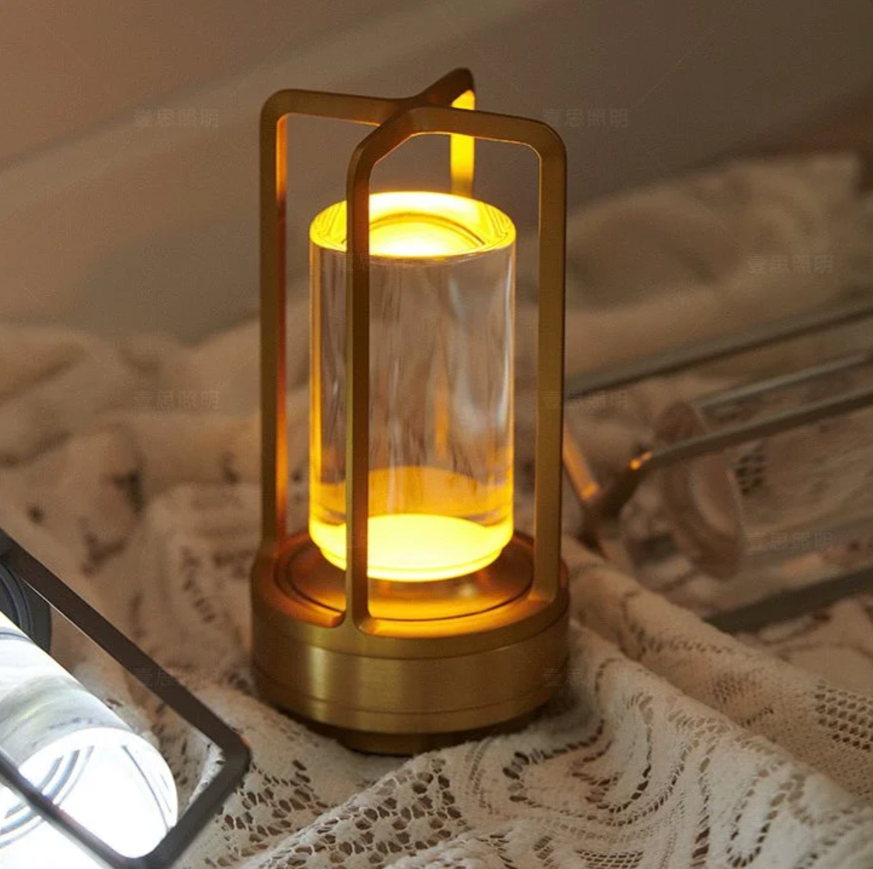 Kabellampe Wasserdicht Aufladbar | AquaGlow