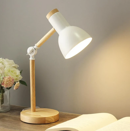 Skandinavische Tischlampe aus Holz