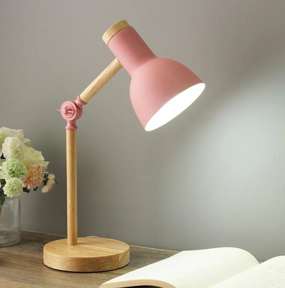 Skandinavische Tischlampe aus Holz