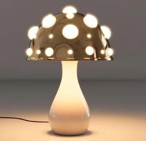 MushGlow – Magische Tischlampe mit atmosphärischem Pilzdesign