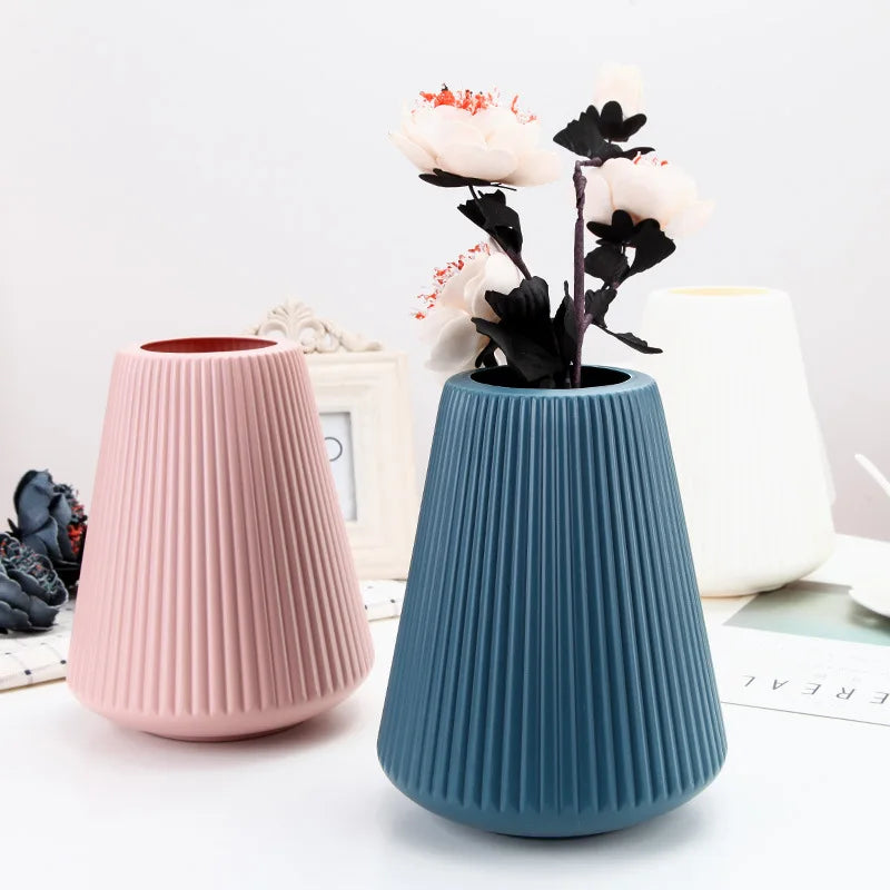 Moderne nordische Kunststoffvase – Schlichte Blumenvase für frische und Trockenblumen, Imitation von Keramik, ideale Schreibtischdekoration für Zuhause