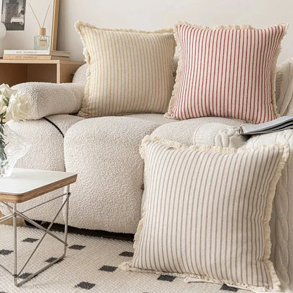 NordicLuxe – Jacquard-Kissenbezüge mit elegantem weißen Rüschen