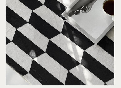 Moderne große Teppiche im amerikanischen Vintage-Stil │ Teppich mit geometrischem Muster in Schwarz