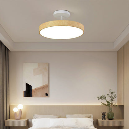 Deckenleuchte mit Holz und LED Semi Flush