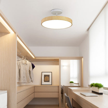 Deckenleuchte mit Holz und LED Semi Flush