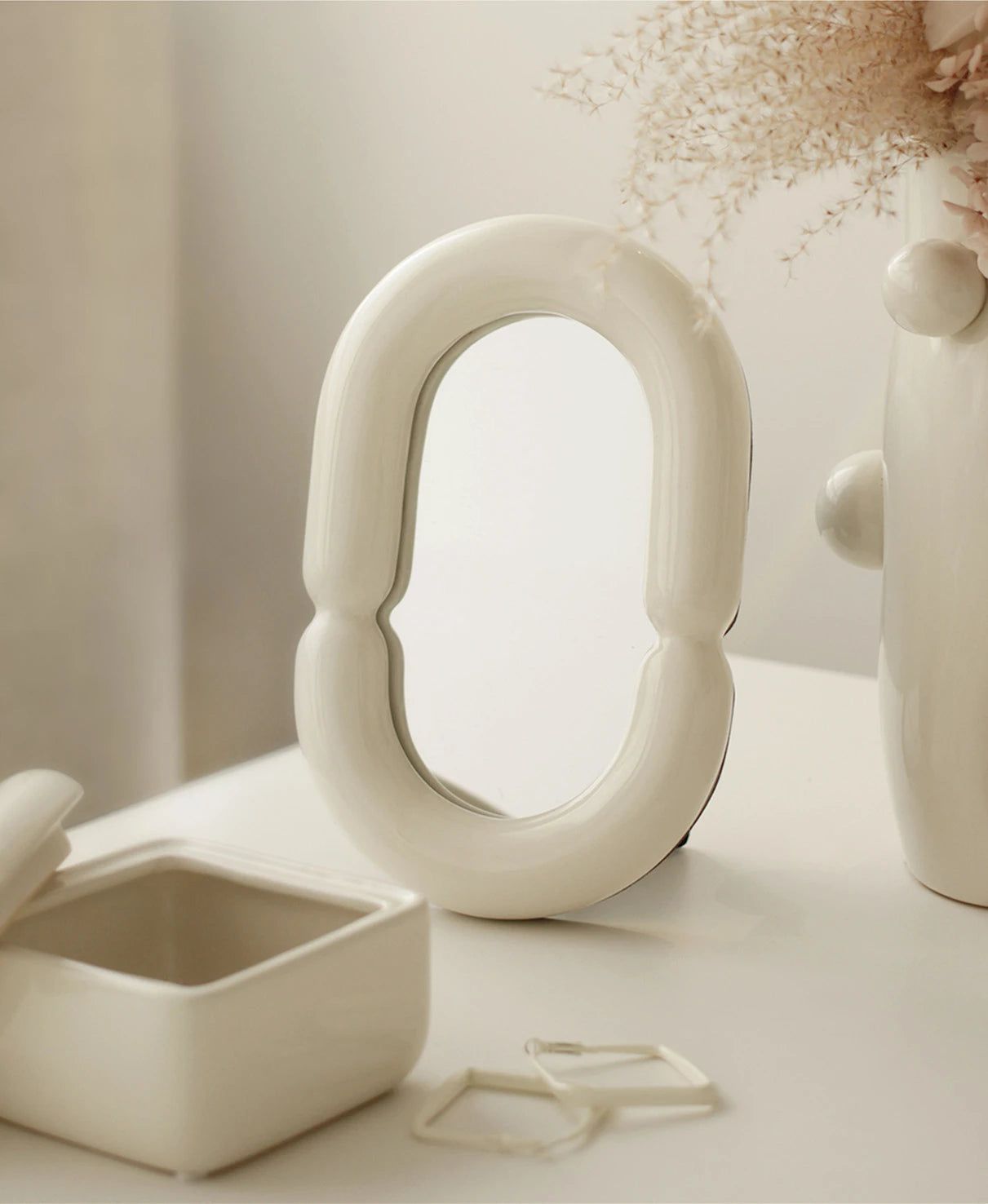 SerenaShape – Eleganter Ovaler Spiegel mit Skulpturaler Form