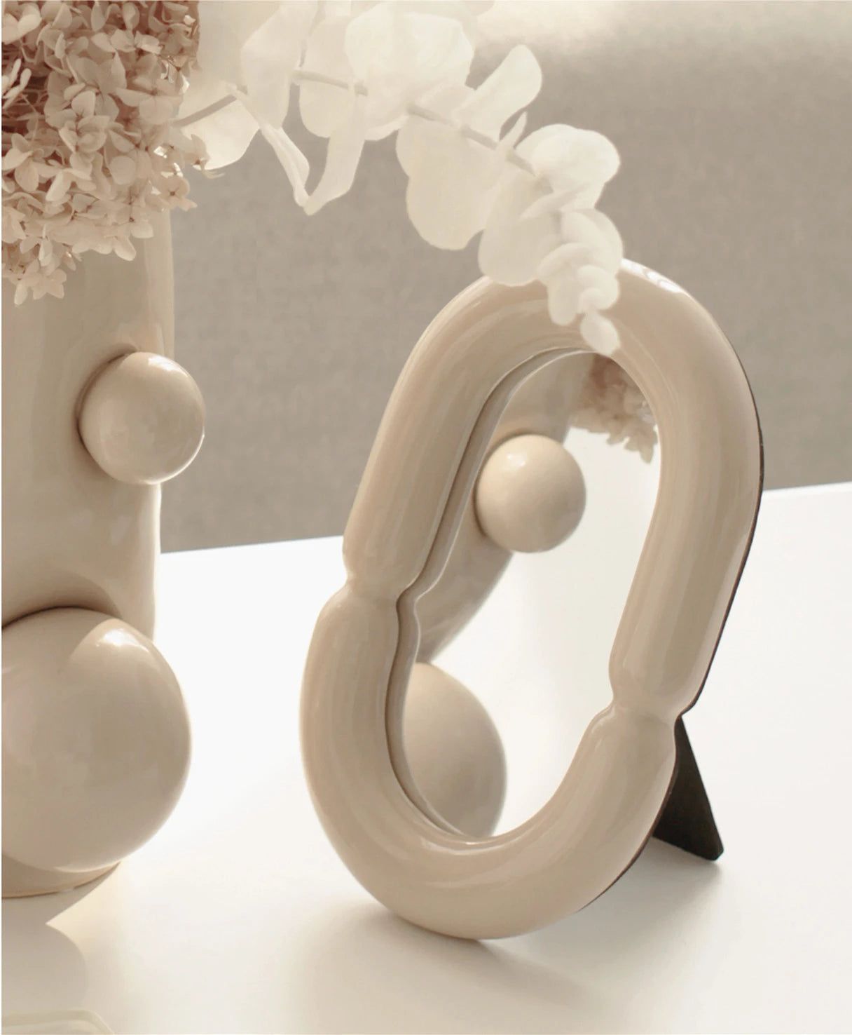 SerenaShape – Eleganter Ovaler Spiegel mit Skulpturaler Form