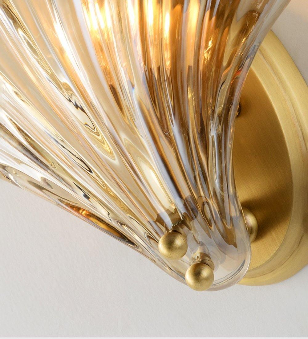 Garduru Wandleuchte – Elegante küsteninspiriertes Messing- und Glaswandlicht