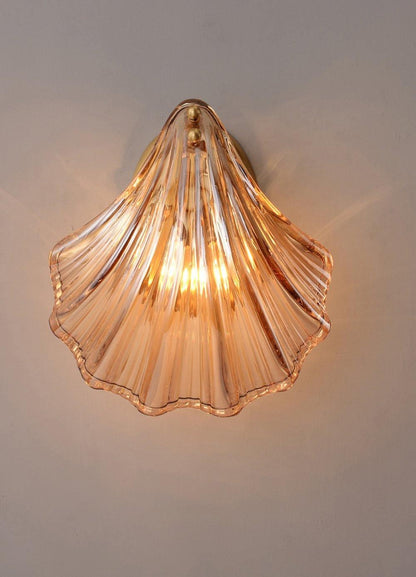 Garduru Wandleuchte – Elegante küsteninspiriertes Messing- und Glaswandlicht