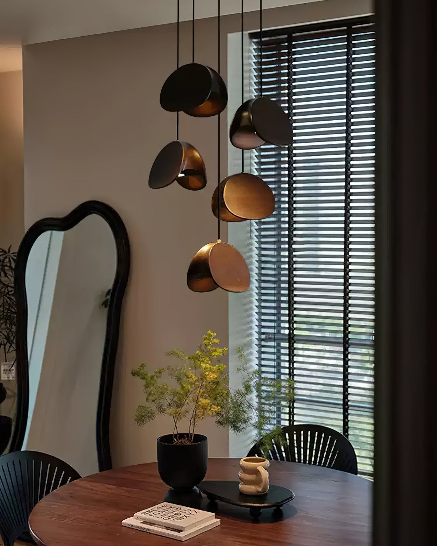 Garduru - Elegante moderne Deckenlampe für ein schickes Interieur