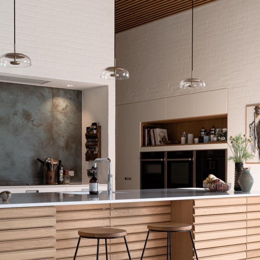 Suspension LED Solar – Modernes Licht aus Messing und Glas für elegantes Interieur