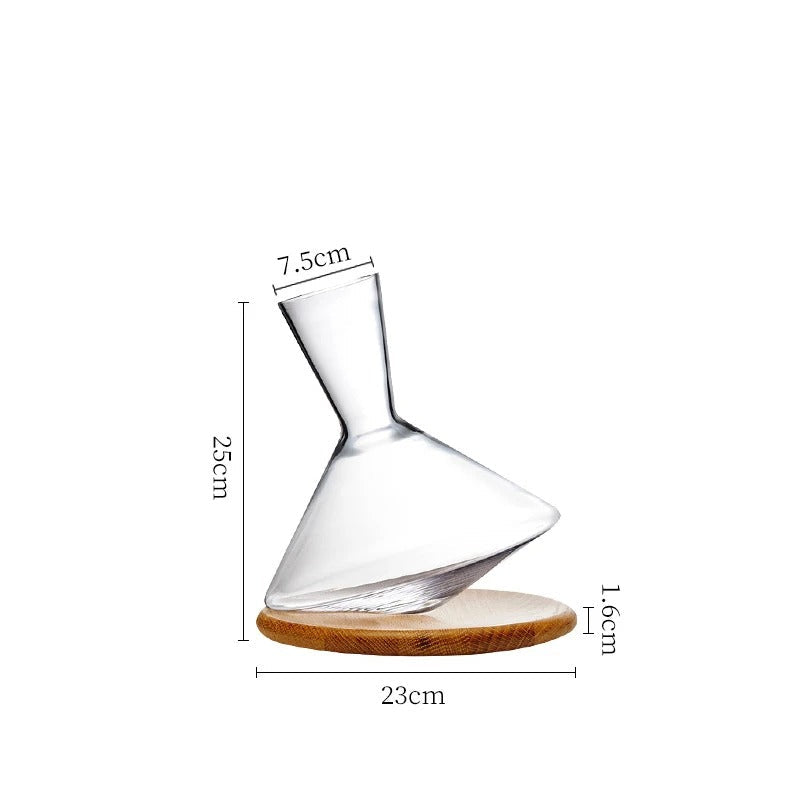 SpinServe – Rotierende Glaskaraffe mit Holzbasis