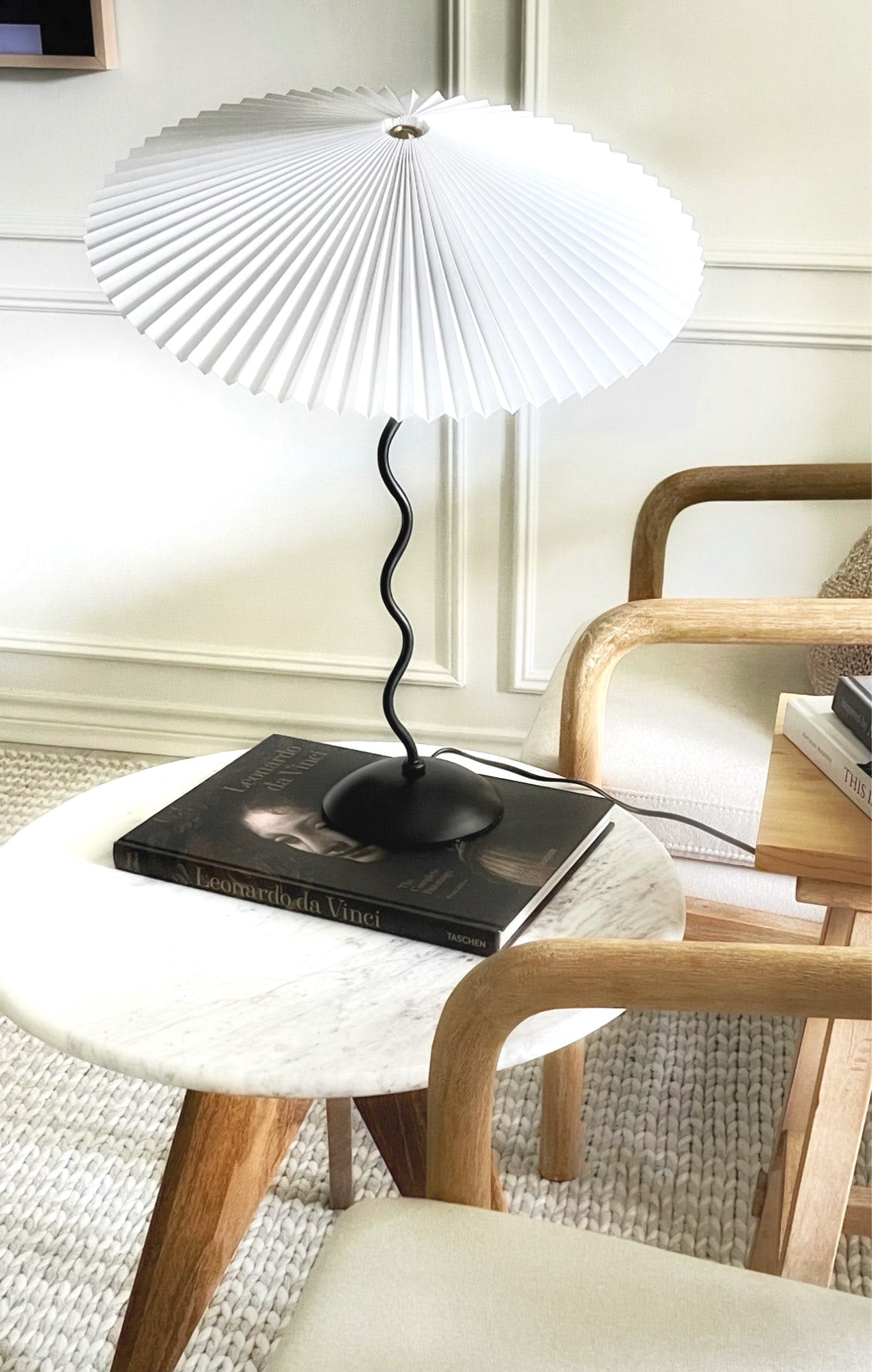 Tischlampe Squiggle – Moderne Lampe mit gewelltem Design für Wohnzimmer, Schlafzimmer und Büro