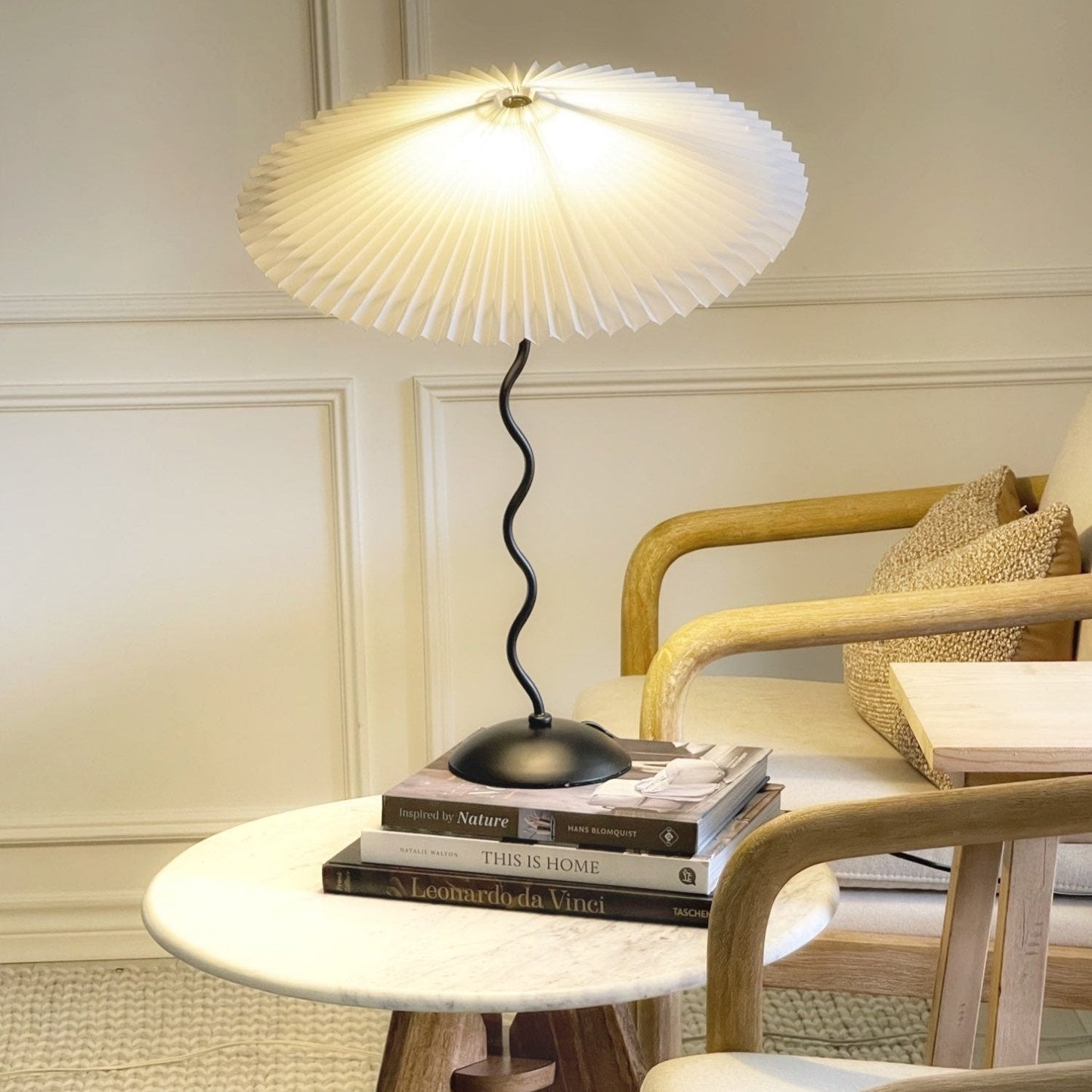 Tischlampe Squiggle – Moderne Lampe mit gewelltem Design für Wohnzimmer, Schlafzimmer und Büro