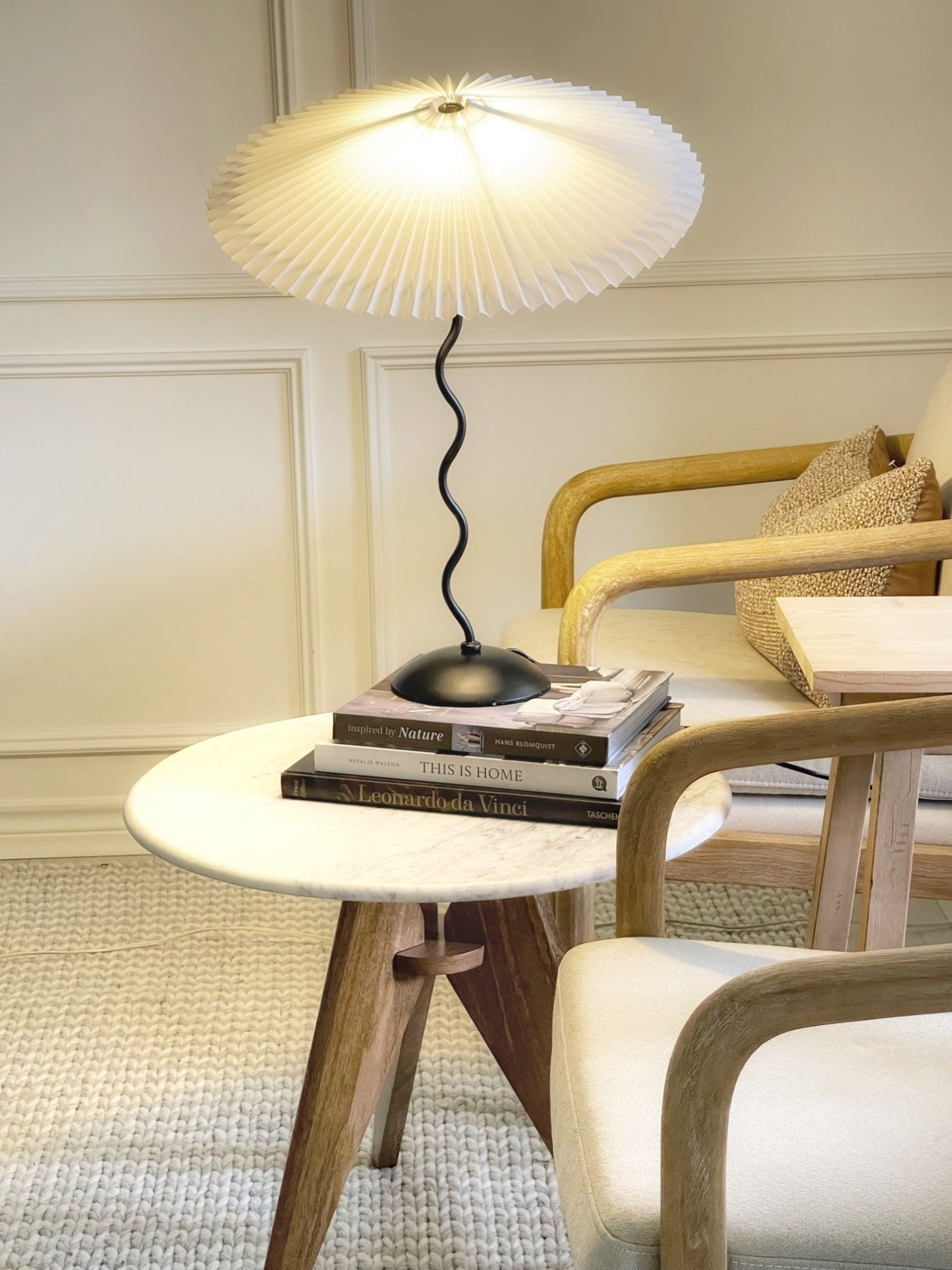 Tischlampe Squiggle – Moderne Lampe mit gewelltem Design für Wohnzimmer, Schlafzimmer und Büro