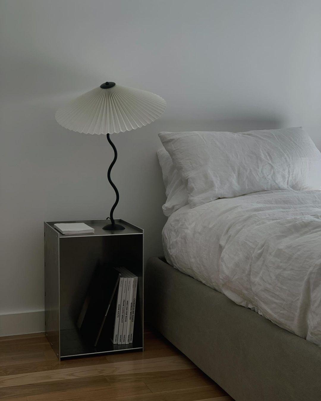 Tischlampe Squiggle – Moderne Lampe mit gewelltem Design für Wohnzimmer, Schlafzimmer und Büro