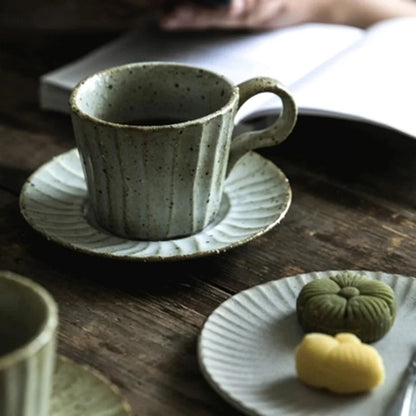 TerraCharm - Kaffeetasse mit Untertasse im handgefertigten Design